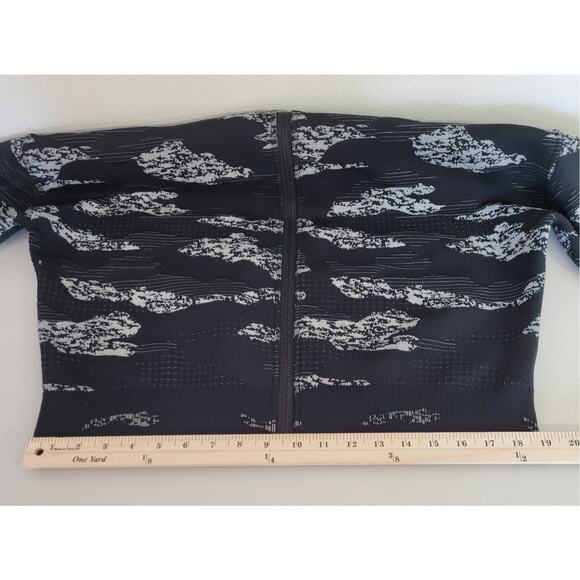 Gymshark Adapt Camo Seamless Track Jacket Black Light Gray Womens Large - Picture 10 of 11